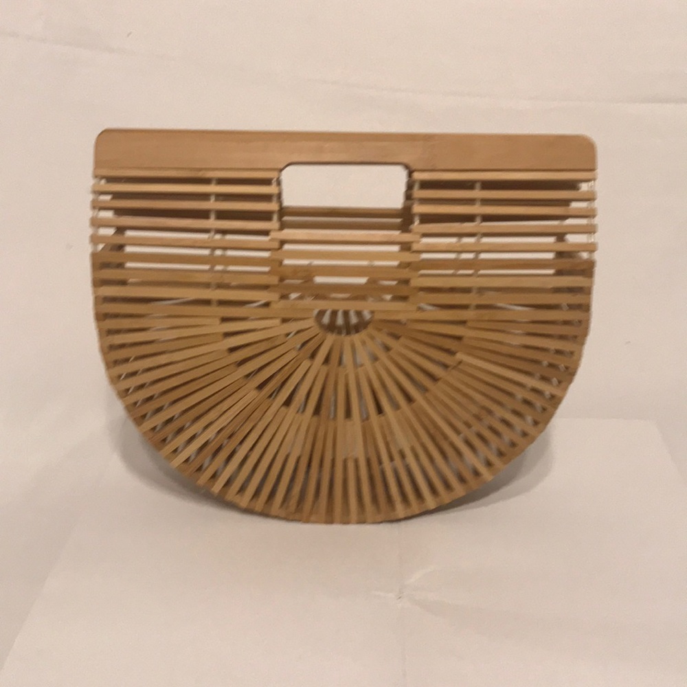 Cult Gaia Clutch